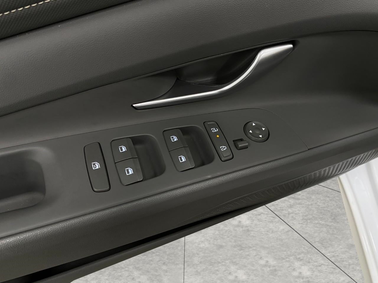 2024 Hyundai ELANTRA SEL IVT