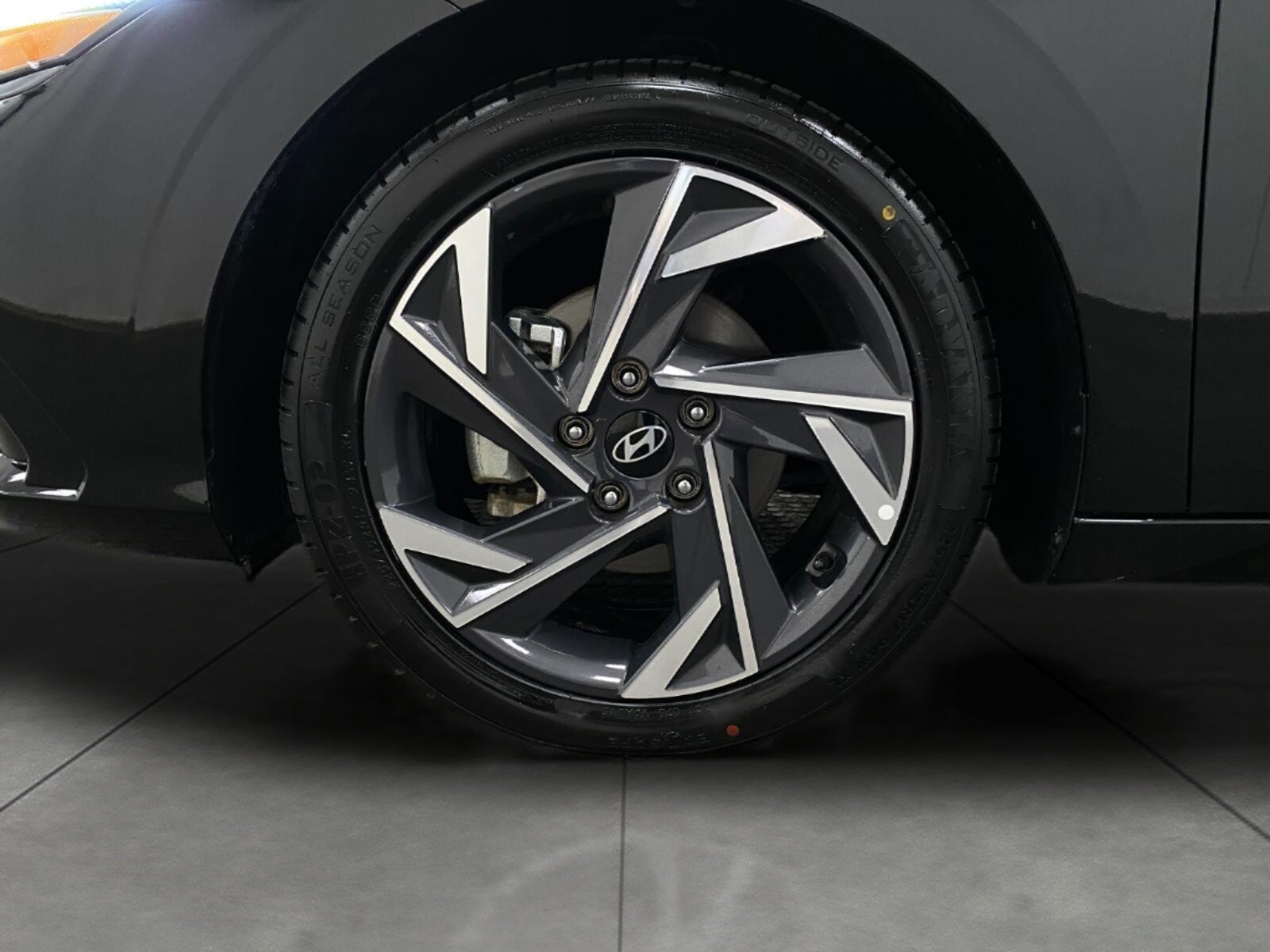 2025 Hyundai ELANTRA SEL Convenience IVT