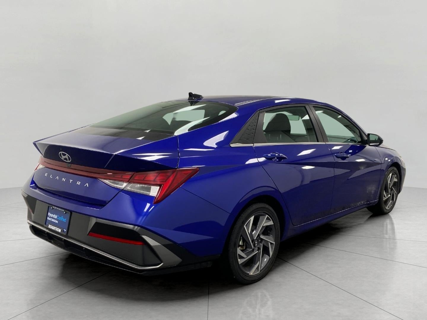 2025 Hyundai ELANTRA SEL Convenience IVT