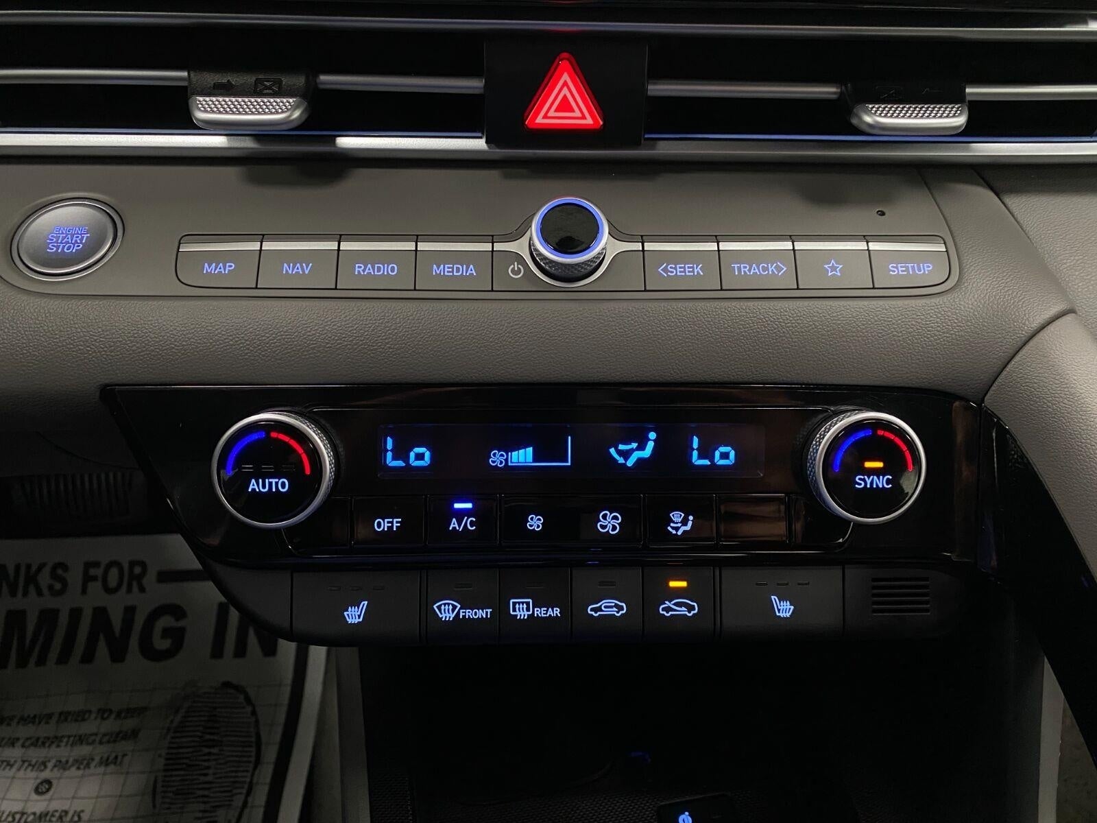 2025 Hyundai ELANTRA SEL Convenience IVT