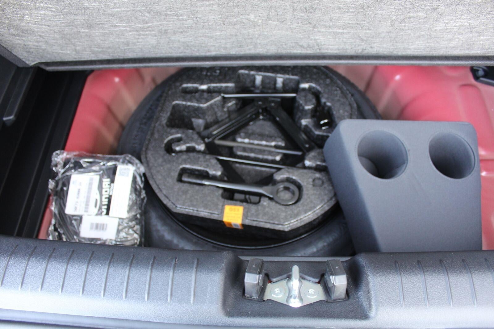 2025 Hyundai VENUE SEL IVT