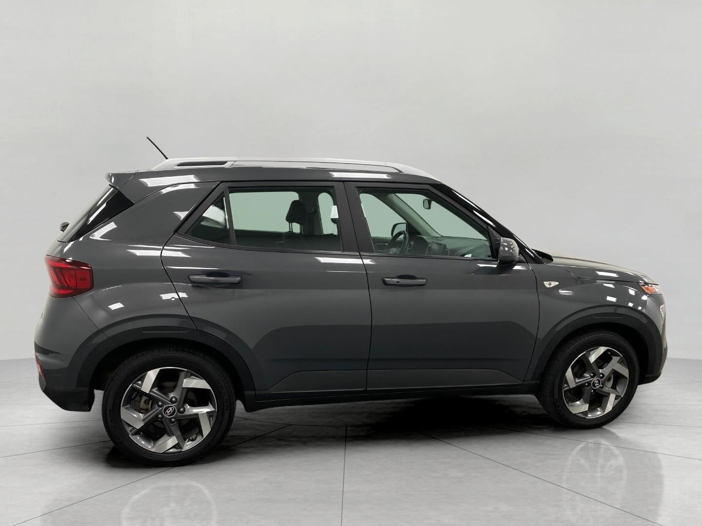 2025 Hyundai VENUE SEL IVT
