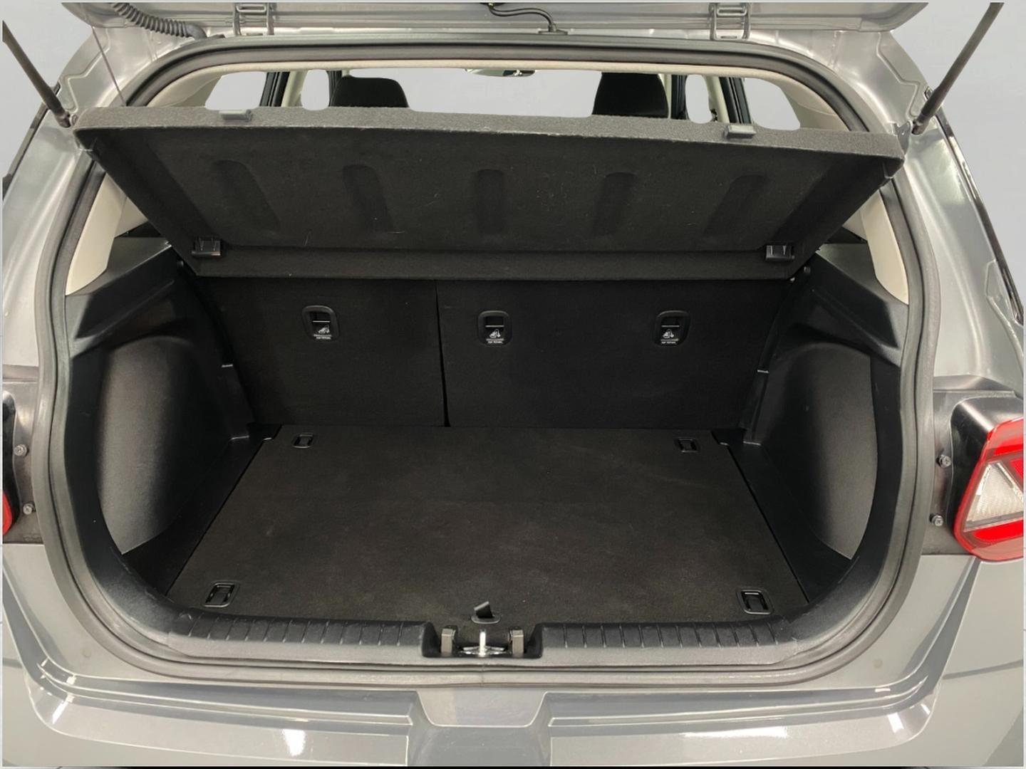 2025 Hyundai VENUE SEL IVT