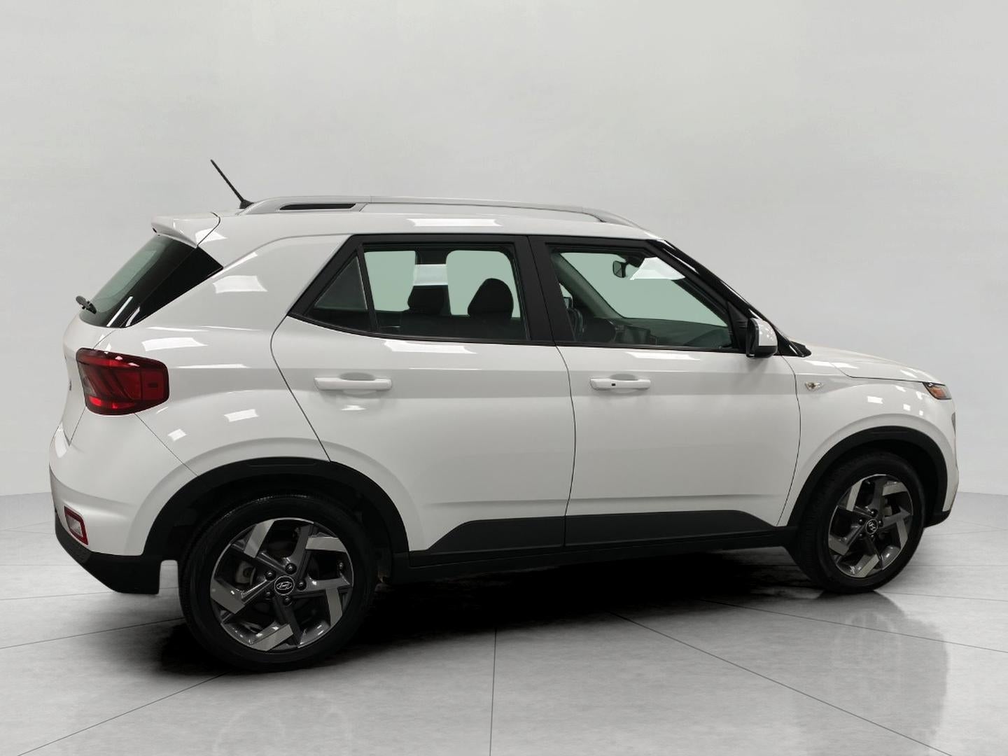 2025 Hyundai VENUE SEL IVT