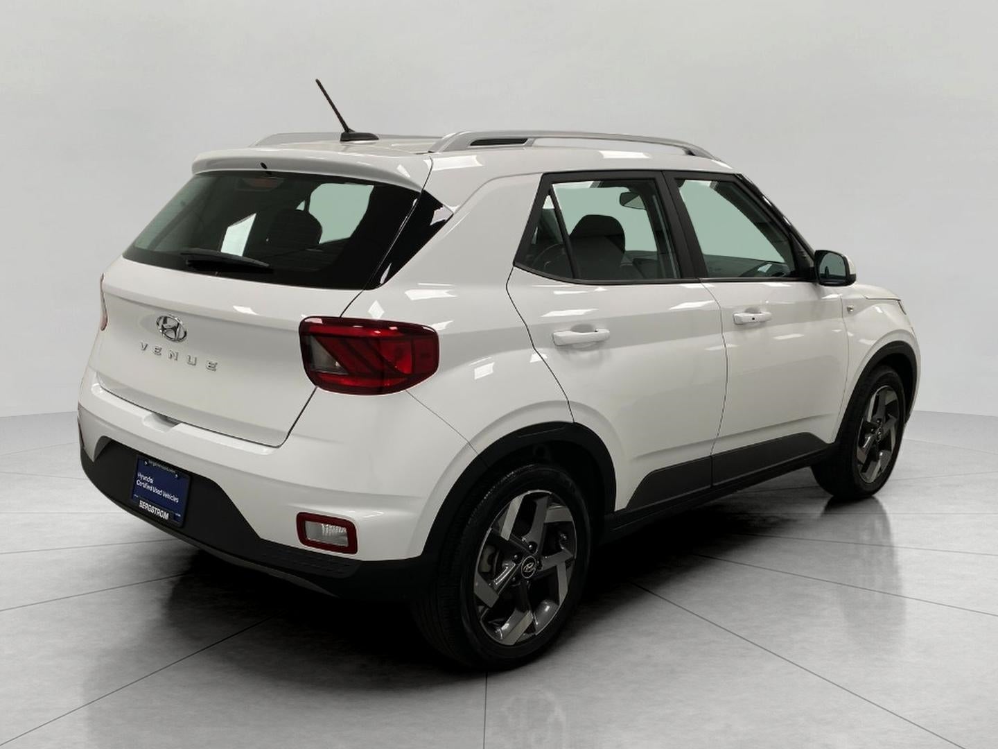 2025 Hyundai VENUE SEL IVT