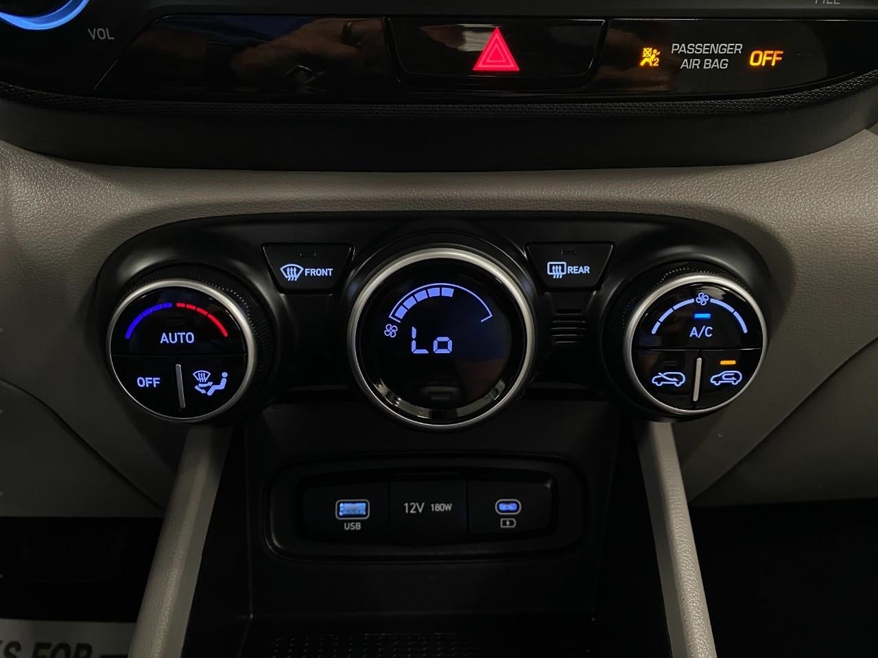 2025 Hyundai VENUE SEL IVT