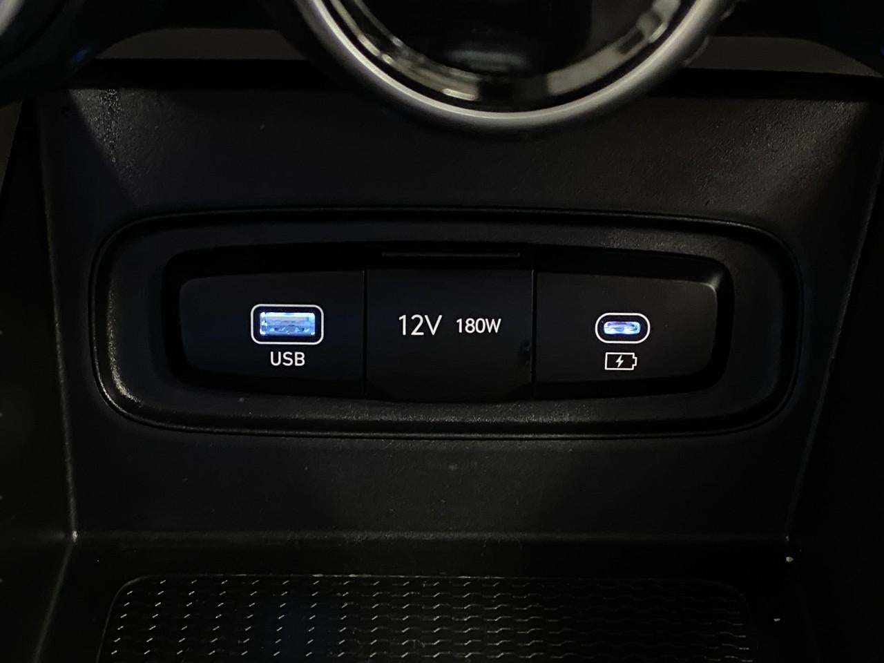 2025 Hyundai VENUE SEL IVT
