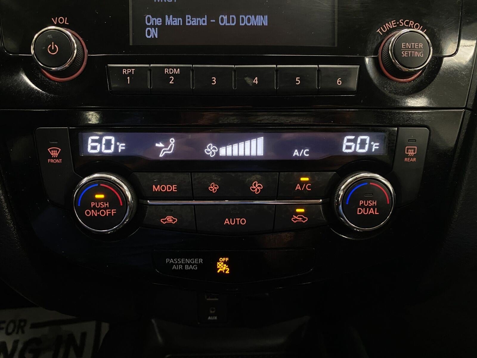2015 Nissan Rogue FWD 4dr SV