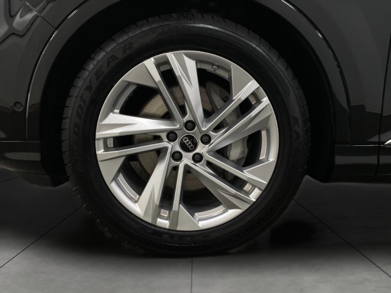 2023 Audi Q7 Prestige 55 TFSI quattro